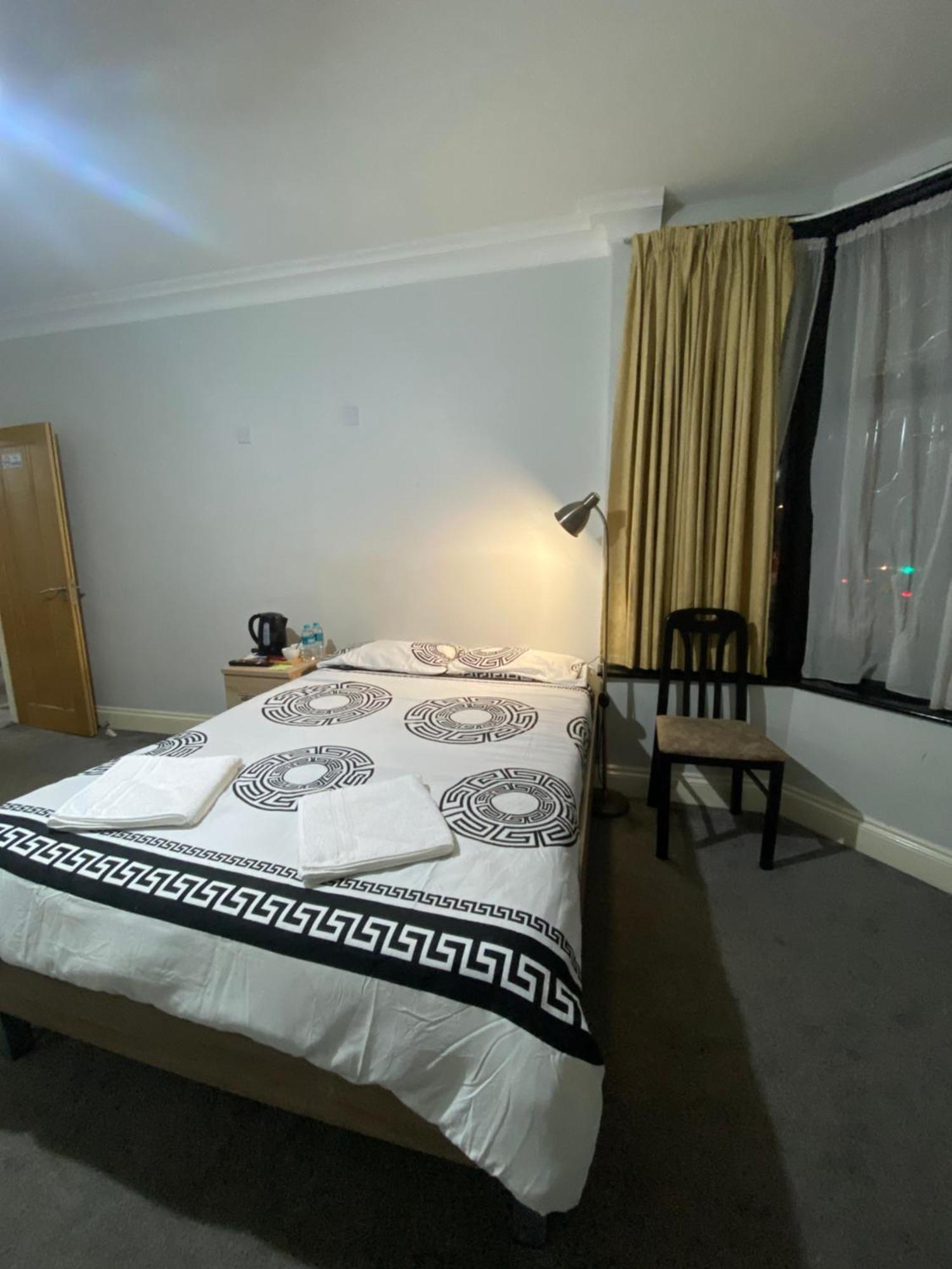 371 Cranbrook Rd Ig2 Hotel Ilford Kültér fotó