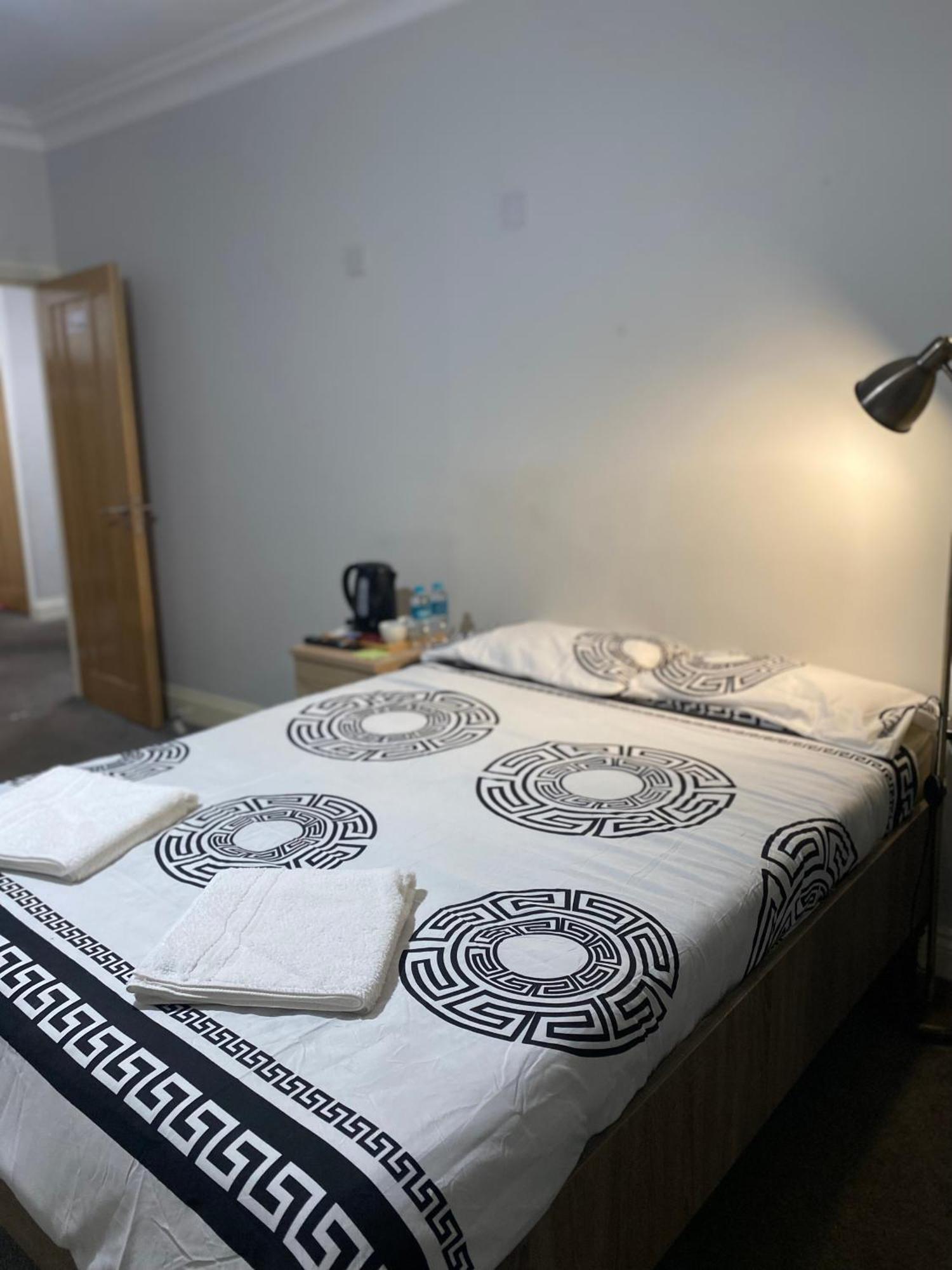 371 Cranbrook Rd Ig2 Hotel Ilford Kültér fotó